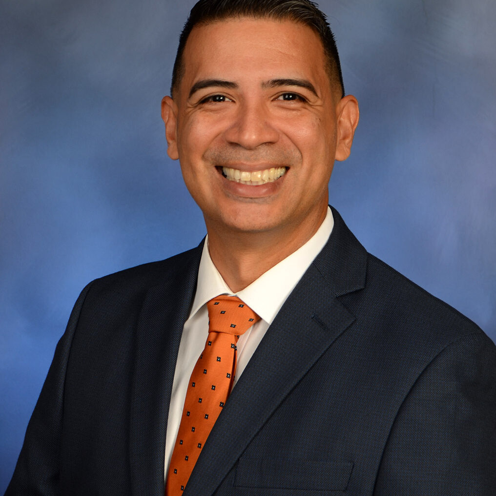 Dr.-Roberto-O.-Gonzalez-Valles-circle-a3fea672270079e94bb57a6f6b030add-9kte58qi2fj3 Dr.-Roberto-O.-Gonzalez-Valles-circle-a3fea672270079e94bb57a6f6b030add-9kte58qi2fj3